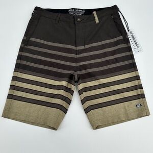 Billabong For Land and Water NWT Men’s Platinum Stretch Shorts Size 30